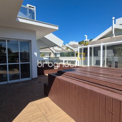 Cobertura com 235m², 4 quartos (sendo 4 suítes), 3 garagens, no bairro Jurerê em Florianópolis