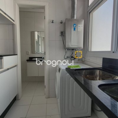 Cobertura com 235m², 4 quartos (sendo 4 suítes), 3 garagens, no bairro Jurerê em Florianópolis