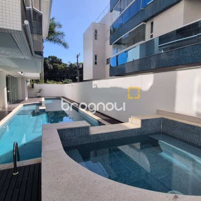 Cobertura com 235m², 4 quartos (sendo 4 suítes), 3 garagens, no bairro Jurerê em Florianópolis