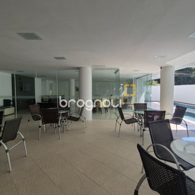 Cobertura com 235m², 4 quartos (sendo 4 suítes), 3 garagens, no bairro Jurerê em Florianópolis