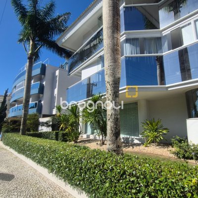 Cobertura com 235m², 4 quartos (sendo 4 suítes), 3 garagens, no bairro Jurerê em Florianópolis