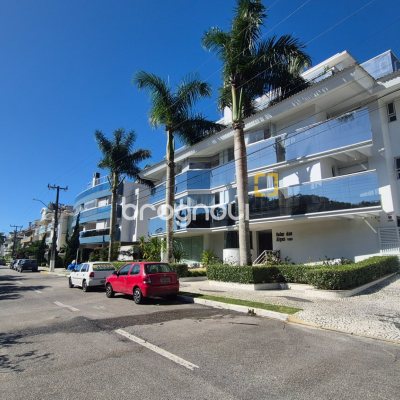 Cobertura com 235m², 4 quartos (sendo 4 suítes), 3 garagens, no bairro Jurerê em Florianópolis