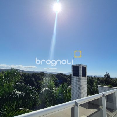 Cobertura com 235m², 4 quartos (sendo 4 suítes), 3 garagens, no bairro Jurerê em Florianópolis