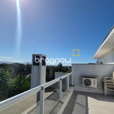 Cobertura com 235m², 4 quartos (sendo 4 suítes), 3 garagens, no bairro Jurerê em Florianópolis
