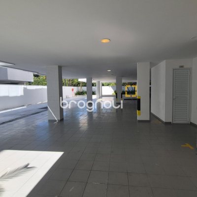 Cobertura com 235m², 4 quartos (sendo 4 suítes), 3 garagens, no bairro Jurerê em Florianópolis