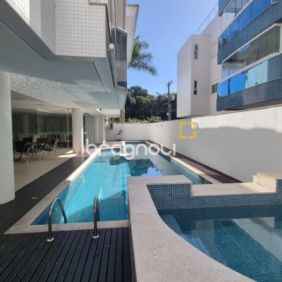 Cobertura com 235m², 4 quartos (sendo 4 suítes), 3 garagens, no bairro Jurerê em Florianópolis