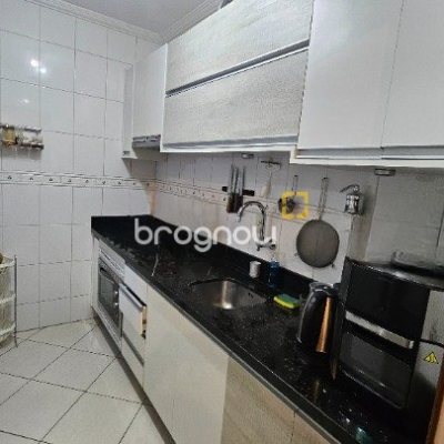 Apartamento com 63m², 2 quartos, 1 garagem, no bairro Campinas em São José