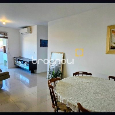Apartamento com 84m², 3 quartos (sendo 1 suíte), 1 garagem, no bairro Trindade em Florianópolis