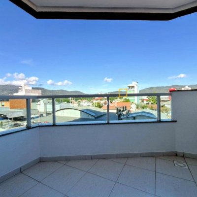 Apartamento com 84m², 3 quartos (sendo 1 suíte), 1 garagem, no bairro Trindade em Florianópolis