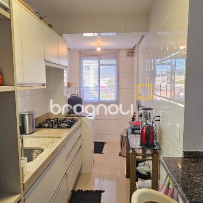 Apartamento com 84m², 3 quartos (sendo 1 suíte), 1 garagem, no bairro Trindade em Florianópolis