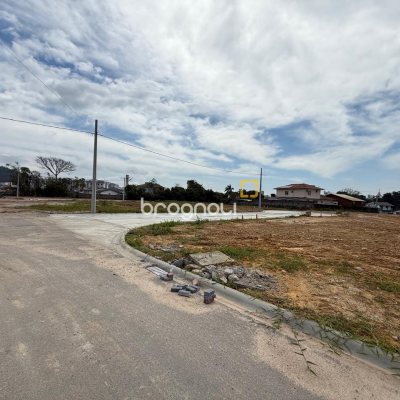 Terreno com 200m², no bairro Aririú em Palhoça