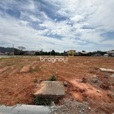 Terreno com 200m², no bairro Aririú em Palhoça