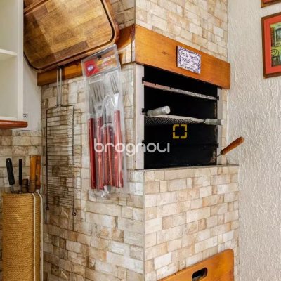 Casa com 300m², 5 quartos (sendo 4 suítes), 2 garagens, no bairro Canasvieiras em Florianópolis