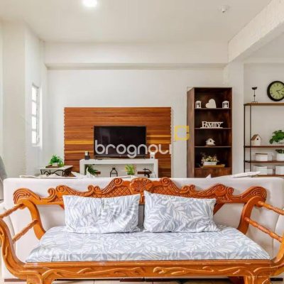 Casa com 300m², 5 quartos (sendo 4 suítes), 2 garagens, no bairro Canasvieiras em Florianópolis
