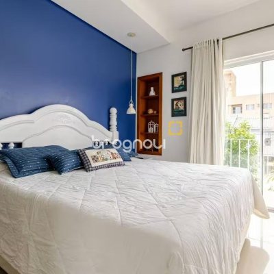 Casa com 300m², 5 quartos (sendo 4 suítes), 2 garagens, no bairro Canasvieiras em Florianópolis