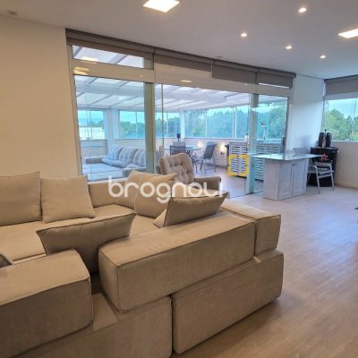 Cobertura com 137m², 3 quartos (sendo 1 suíte), 2 garagens, no bairro Ingleses em Florianópolis