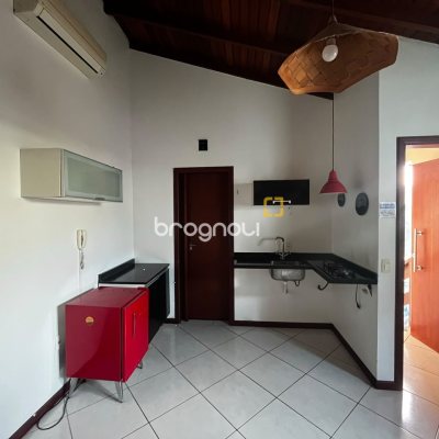 Casa com 262m², 4 quartos, 2 garagens, no bairro Campeche em Florianópolis