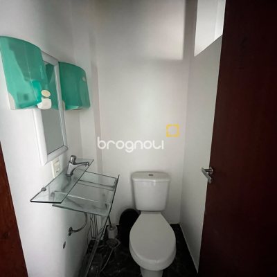Casa com 262m², 4 quartos, 2 garagens, no bairro Campeche em Florianópolis