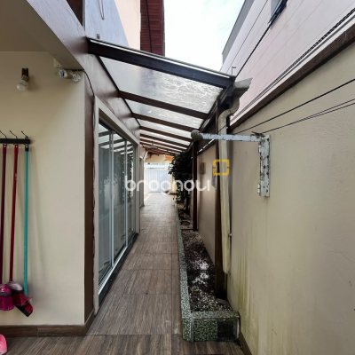 Casa com 262m², 4 quartos, 2 garagens, no bairro Campeche em Florianópolis