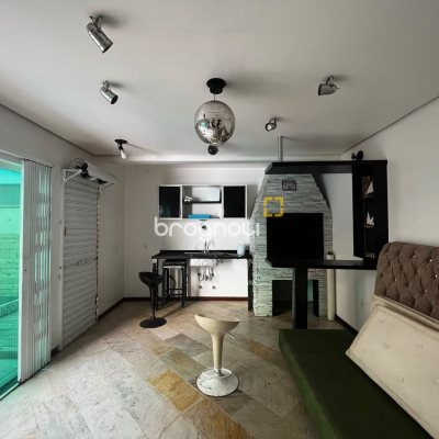 Casa com 262m², 4 quartos, 2 garagens, no bairro Campeche em Florianópolis