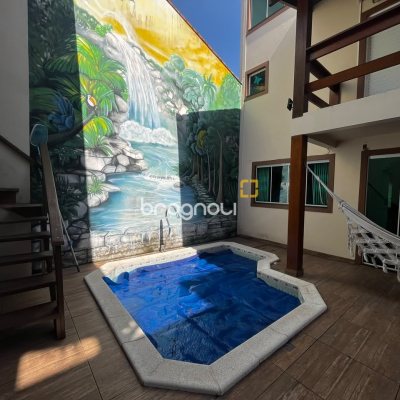 Casa com 262m², 4 quartos, 2 garagens, no bairro Campeche em Florianópolis