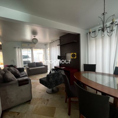 Casa com 262m², 4 quartos, 2 garagens, no bairro Campeche em Florianópolis