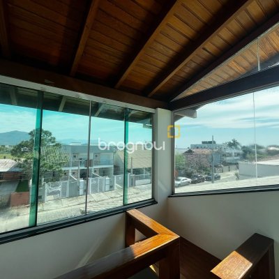 Casa com 262m², 4 quartos, 2 garagens, no bairro Campeche em Florianópolis