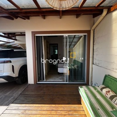 Casa com 262m², 4 quartos, 2 garagens, no bairro Campeche em Florianópolis