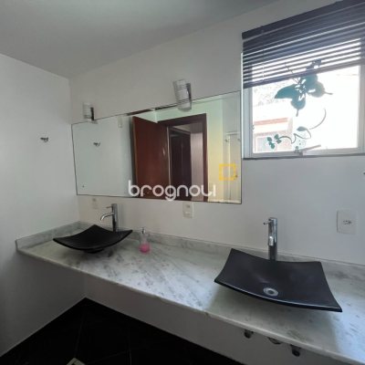 Casa com 262m², 4 quartos, 2 garagens, no bairro Campeche em Florianópolis