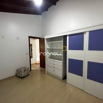 Casa com 262m², 4 quartos, 2 garagens, no bairro Campeche em Florianópolis