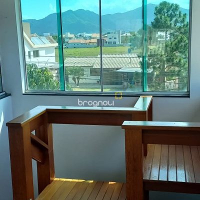 Casa com 262m², 4 quartos, 2 garagens, no bairro Campeche em Florianópolis