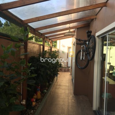Casa com 262m², 4 quartos, 2 garagens, no bairro Campeche em Florianópolis