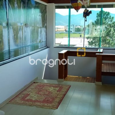 Casa com 262m², 4 quartos, 2 garagens, no bairro Campeche em Florianópolis