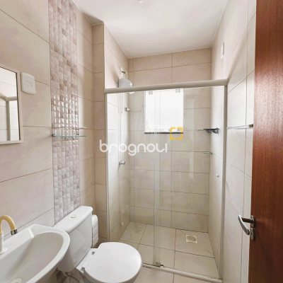 Apartamento com 59m², 2 quartos (sendo 1 suíte), 1 garagem, no bairro Nova Palhoça em Palhoça