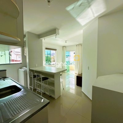 Apartamento com 59m², 2 quartos (sendo 1 suíte), 1 garagem, no bairro Nova Palhoça em Palhoça