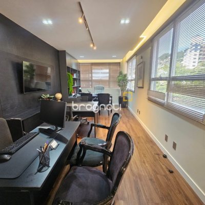 Sala com 34m², no bairro Centro em Florianópolis
