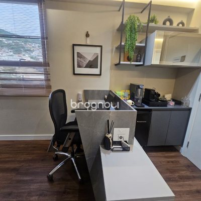 Sala com 34m², no bairro Centro em Florianópolis