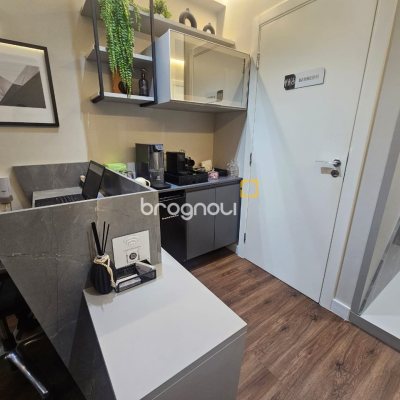 Sala com 34m², no bairro Centro em Florianópolis