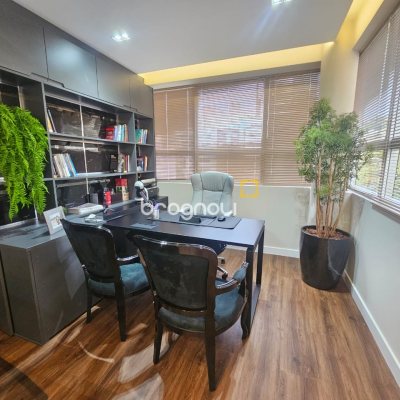 Sala com 34m², no bairro Centro em Florianópolis