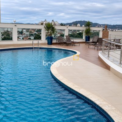 Apartamento com 70m², 2 quartos (sendo 1 suíte), 1 garagem, no bairro Capoeiras em Florianópolis