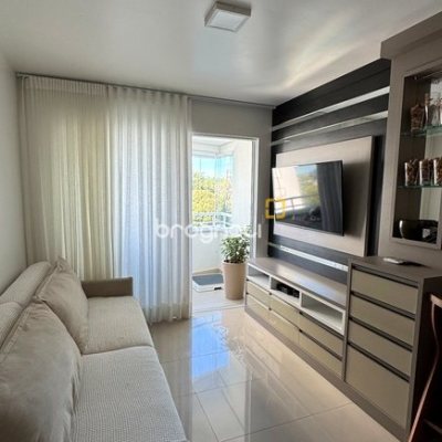 Apartamento com 70m², 2 quartos (sendo 1 suíte), 1 garagem, no bairro Capoeiras em Florianópolis