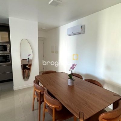 Apartamento com 70m², 2 quartos (sendo 1 suíte), 1 garagem, no bairro Capoeiras em Florianópolis