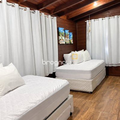 Casa Comercial com 187m², 5 quartos (sendo 1 suíte), 4 garagens, no bairro Campeche em Florianópolis