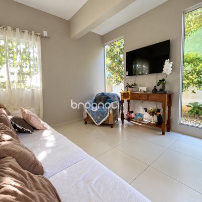 Casa Comercial com 187m², 5 quartos (sendo 1 suíte), 4 garagens, no bairro Campeche em Florianópolis
