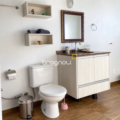 Casa Comercial com 187m², 5 quartos (sendo 1 suíte), 4 garagens, no bairro Campeche em Florianópolis