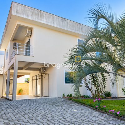 Casa Comercial com 187m², 5 quartos (sendo 1 suíte), 4 garagens, no bairro Campeche em Florianópolis