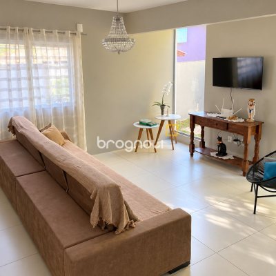 Casa Comercial com 187m², 5 quartos (sendo 1 suíte), 4 garagens, no bairro Campeche em Florianópolis