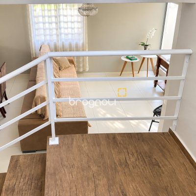 Casa Comercial com 187m², 5 quartos (sendo 1 suíte), 4 garagens, no bairro Campeche em Florianópolis