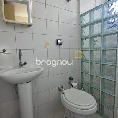 Apartamento com 170m², 4 quartos (sendo 2 suítes), 2 garagens, no bairro Centro em Florianópolis
