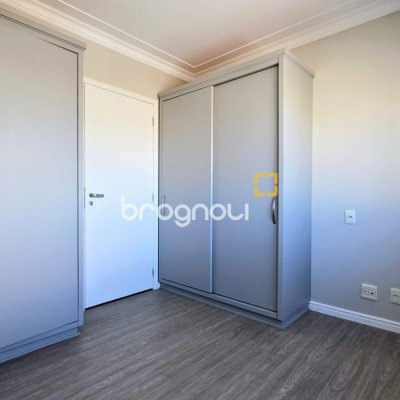 Apartamento com 170m², 4 quartos (sendo 2 suítes), 2 garagens, no bairro Centro em Florianópolis